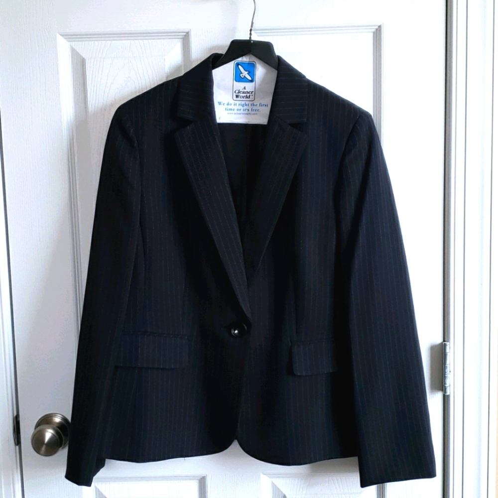 Le Suit business pant suit, size 12